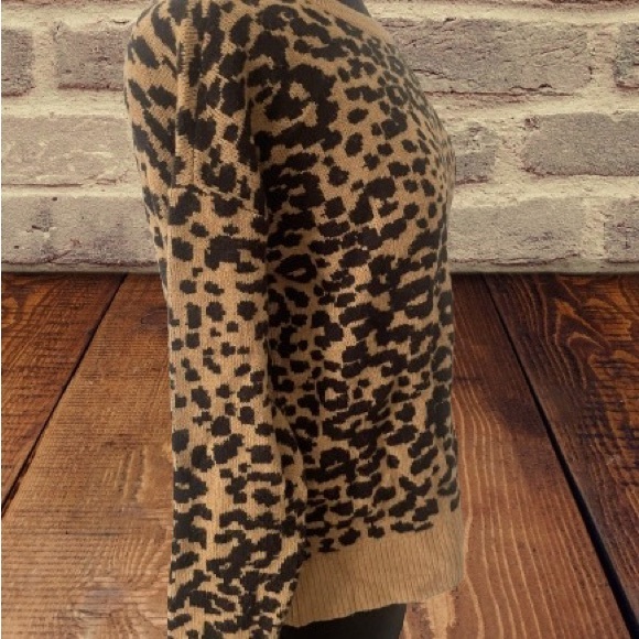 Women’s Loft animal print sweater size xs - Picture 2 of 6